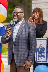 Background Mayor and Lavaille